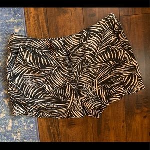 2/$30 Palm Print Linen Shorts 🌴